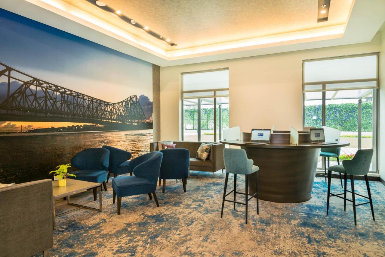 Express Airport By Ihg Hotel 4*