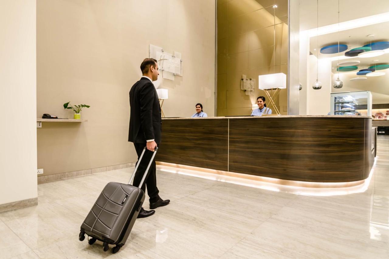 Express Airport By Ihg Hotel