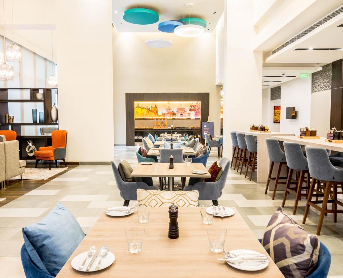 Express Airport By Ihg 4*